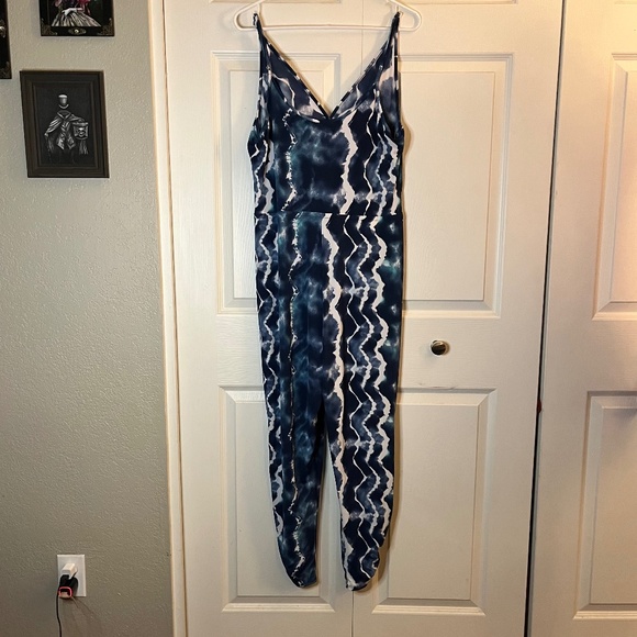 BCBGeneration Blue Tie-Dye Print Jumpsuit Size L - Picture 2 of 6